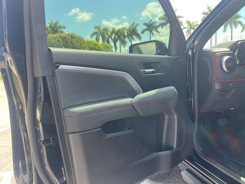 Used 2024 Chevrolet Colorado Z71 w/ Z71 Convenience Package 2 image 31