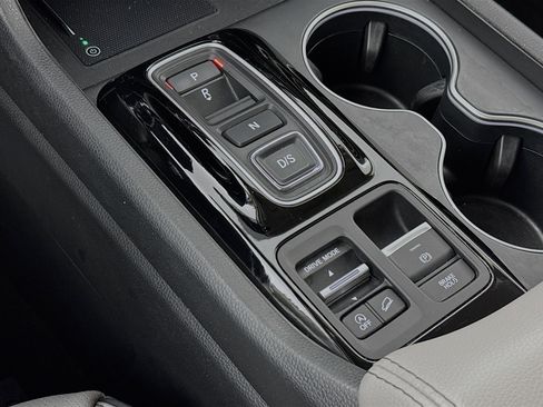 Certified 2024 Honda Pilot Elite image 17