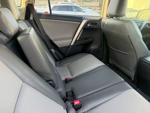 Used 2015 Toyota RAV4 XLE FWD image 4
