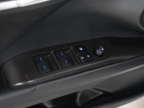 Used 2024 Toyota Camry SE FWD image 18