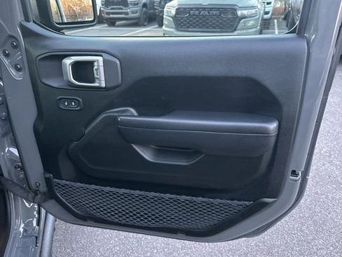 Used 2020 Jeep Wrangler Unlimited Sport S image 19