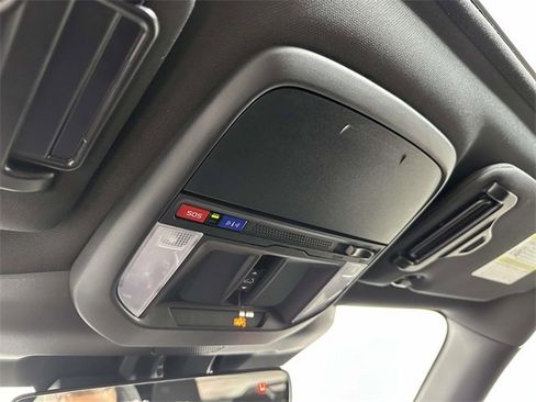 Used 2025 Subaru Forester Premium image 30