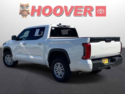 Used 2025 Toyota Tundra SR5 w/ SR5 Premium Package AWD/4WD image 9