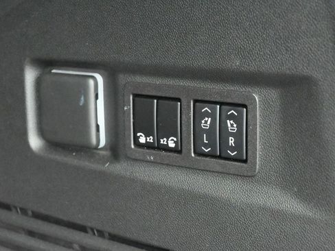 Used 2023 Chevrolet Tahoe RST w/ Sport Performance Package image 51