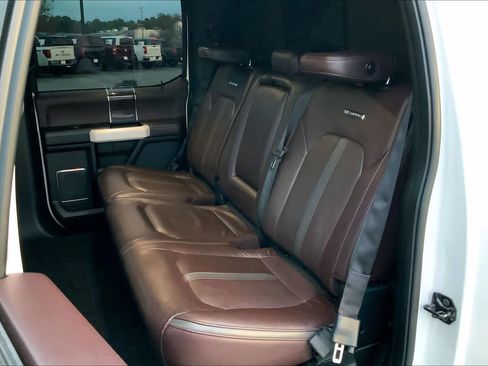 Used 2017 Ford F150 Platinum w/ Equipment Group 701A Luxury image 20