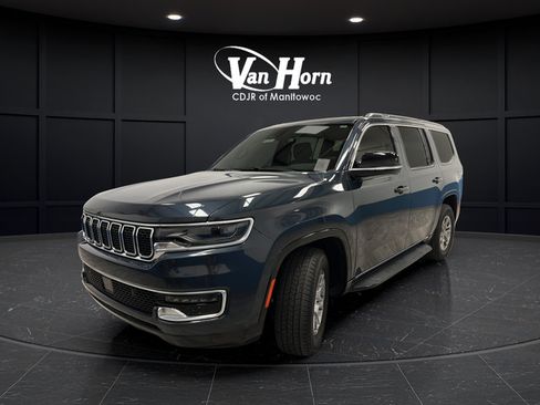 Used 2023 Jeep Wagoneer 4WD image 3