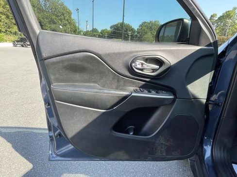 Used 2021 Jeep Cherokee Latitude Lux w/ Sun & Sound Group FWD image 20