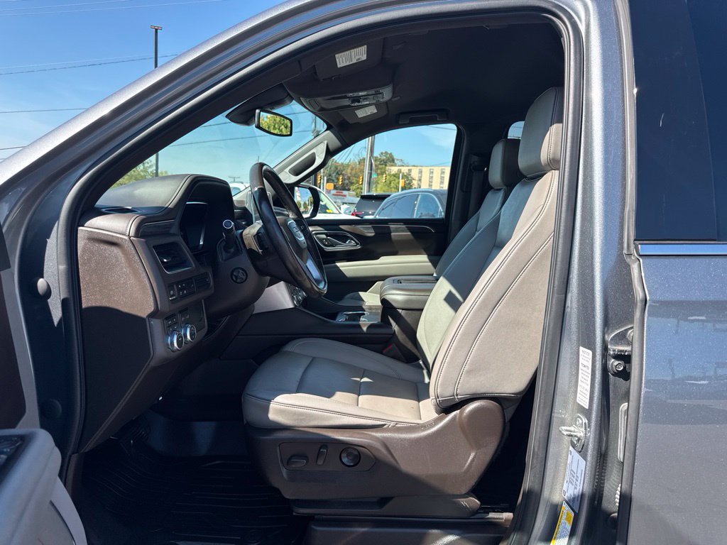 Used 2022 GMC Yukon XL SLT w/ SLT Luxury Package AWD/4WD image 13