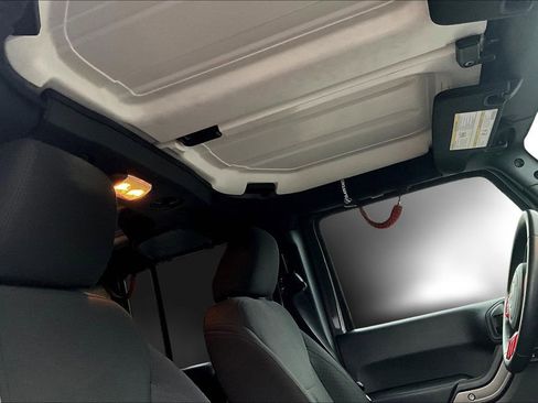 Used 2018 Jeep Wrangler Unlimited Sport S AWD/4WD image 25