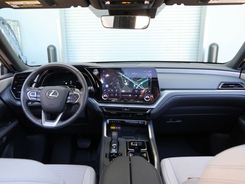 Used 2025 Lexus TX 350 AWD w/ Technology Package image 32