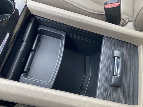 Used 2017 Honda Pilot Touring image 26