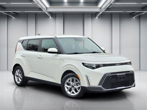 Used 2024 Kia Soul LX w/ Option Group 015 image 1