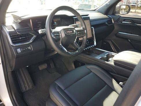 Used 2024 GMC Acadia Elevation image 22