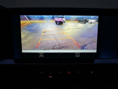 Used 2024 Chevrolet Silverado 1500 LT image 17