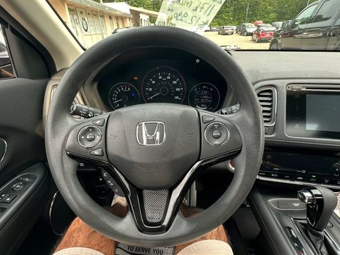 Used 2016 Honda HR-V EX image 11