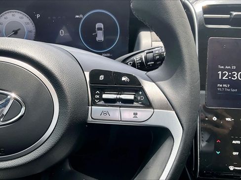 Certified 2024 Hyundai Tucson SEL w/ Convenience Package FWD image 23