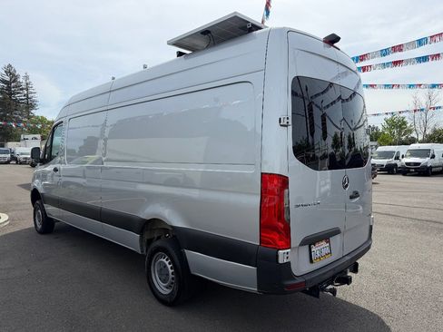Used 2019 Mercedes-Benz Sprinter 2500 image 5