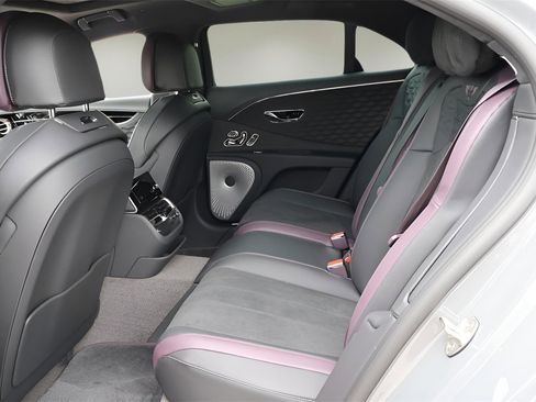 New 2025 Bentley Flying Spur Plug-In Hybrid image 13