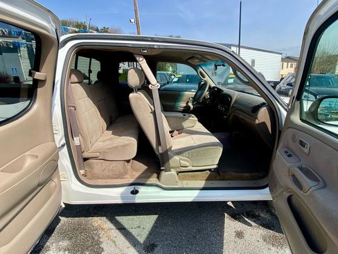 Used 2003 Toyota Tundra SR5 image 9