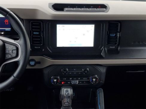 Used 2023 Ford Bronco Wildtrak image 28