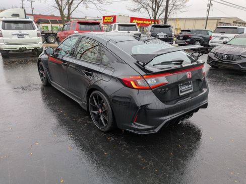 Used 2023 Honda Civic Type R image 8