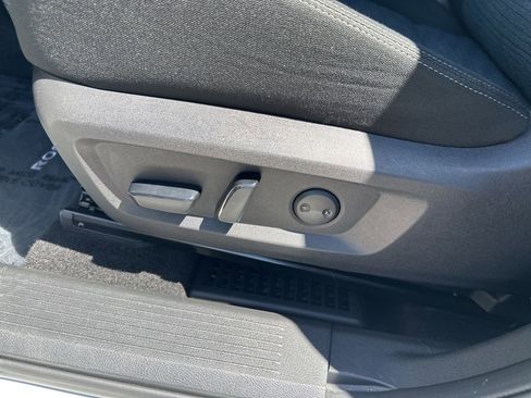 Used 2023 Nissan Rogue SV AWD/4WD image 12