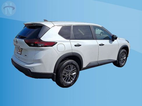 Used 2024 Nissan Rogue S AWD/4WD image 8
