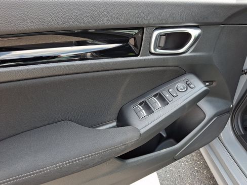 Used 2025 Honda Civic Sport image 12