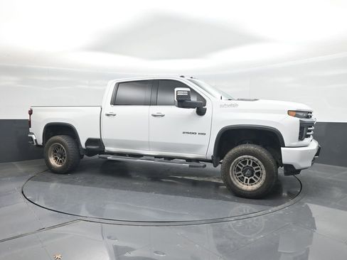 Used 2021 Chevrolet Silverado 2500 High Country w/ Z71 Off-Road Package AWD/4WD image 11