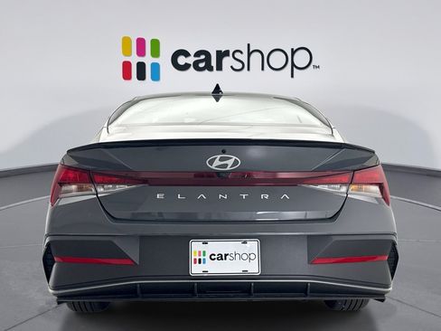 Used 2025 Hyundai Elantra Sport FWD image 4