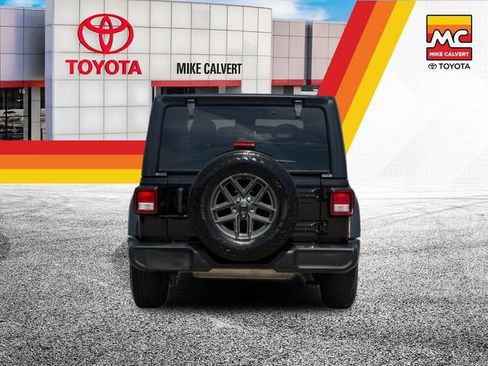 Used 2024 Jeep Wrangler Sport AWD/4WD image 4