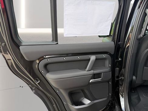 New 2026 Land Rover Defender 130 X-Dynamic SE AWD/4WD image 29