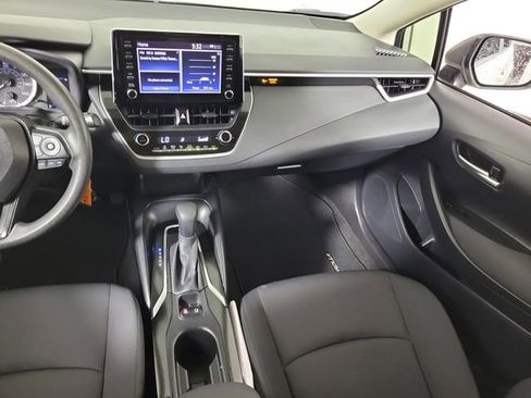 Used 2020 Toyota Corolla LE FWD image 17