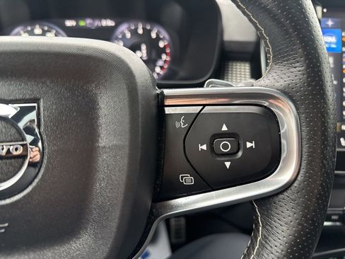 Used 2019 Volvo XC40 T5 R-Design image 19