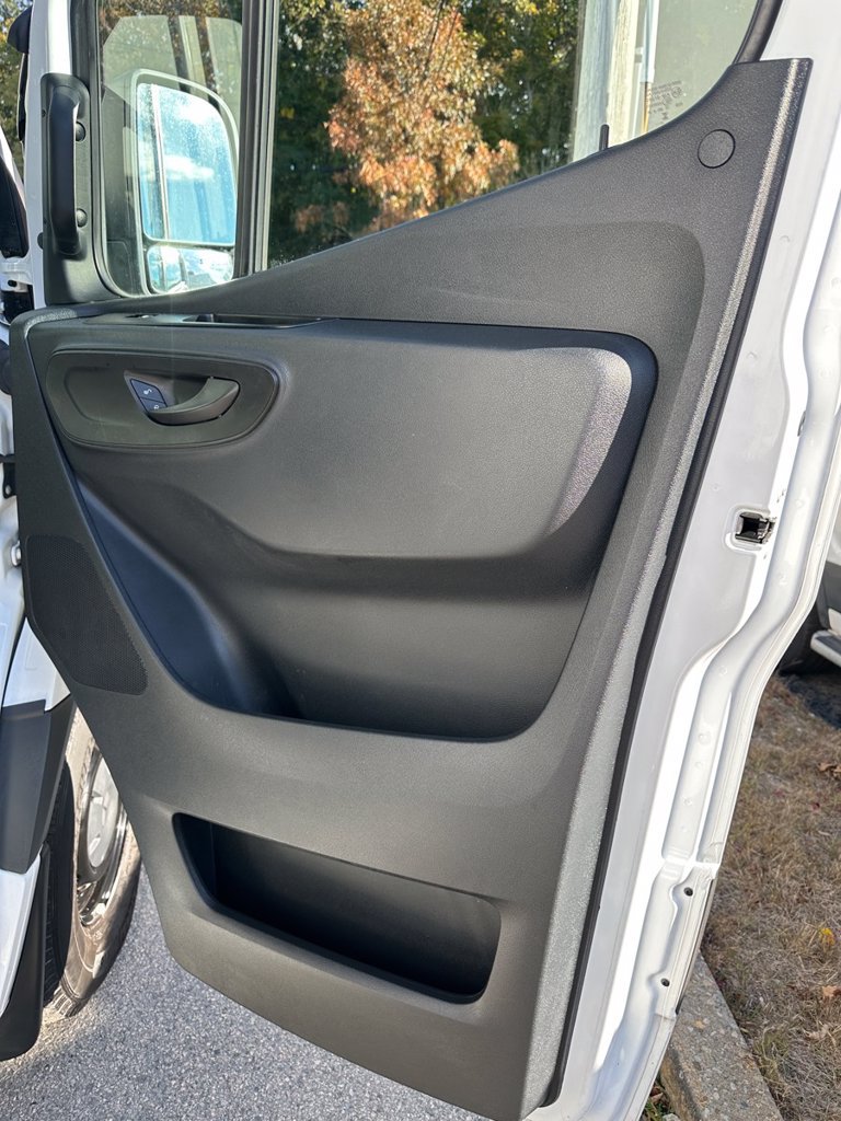 Used 2025 Mercedes-Benz Sprinter 2500 image 27