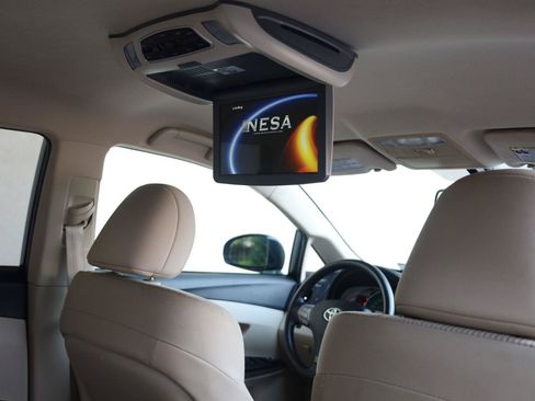 Used 2011 Toyota Venza AWD w/ Convenience Pkg image 24
