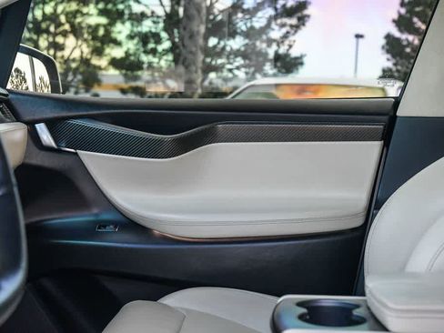 Used 2018 Tesla Model X 75D AWD/4WD image 20