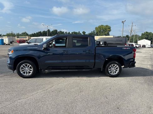 Used 2022 Chevrolet Silverado 1500 RST AWD/4WD image 2