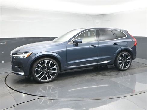 Used 2023 Volvo XC60 B5 Ultimate w/ Protection Package Premier image 4