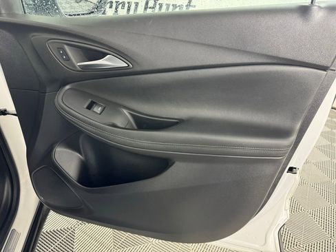 Used 2023 Buick Encore GX Essence w/ Experience Buick Package image 33