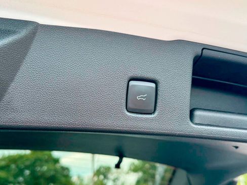 Used 2022 Ford Escape SEL w/ SEL Stealth AWD Package image 14