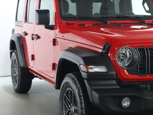 Used 2025 Jeep Wrangler Sport S image 8