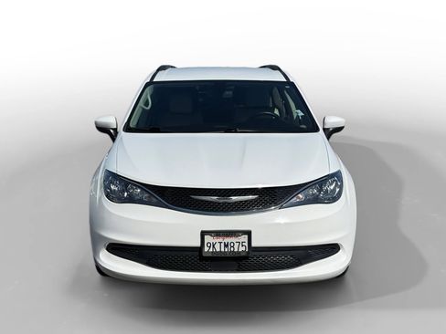 Used 2021 Chrysler Voyager Lxi FWD image 8