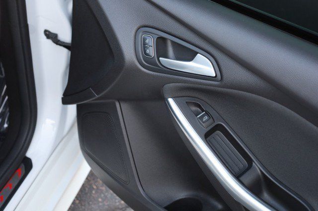 Used 2017 Ford Focus ST w/ Equipment Group 401A FWD image 41