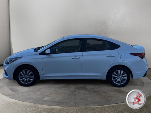 Used 2022 Hyundai Accent SE image 4