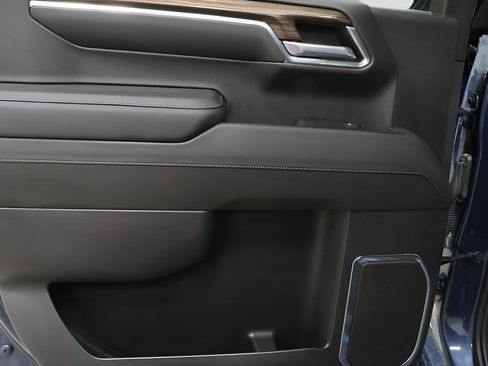 Used 2022 Chevrolet Silverado 1500 RST w/ Convenience Package II AWD/4WD image 24