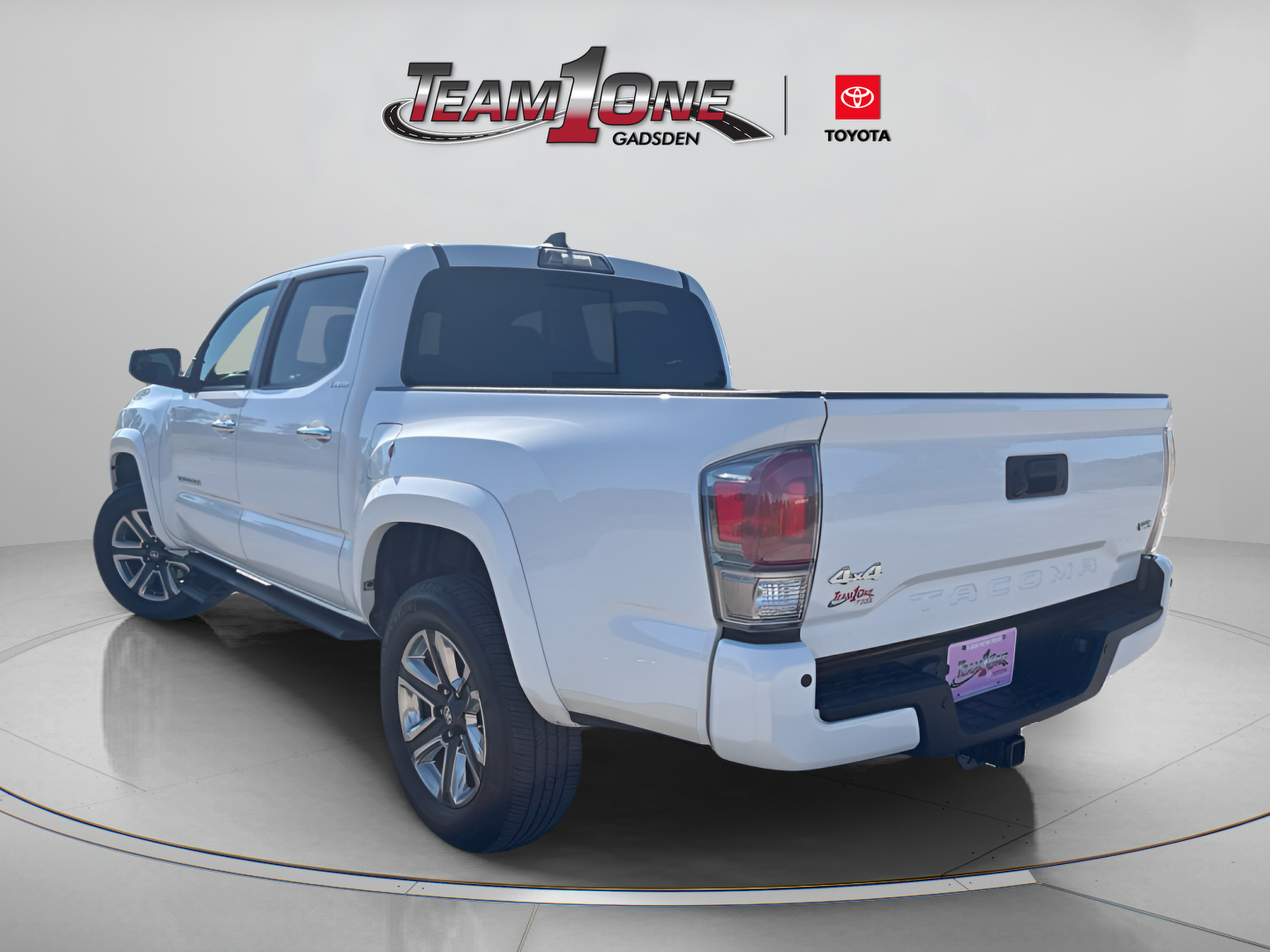 Used 2018 Toyota Tacoma Limited AWD/4WD image 5