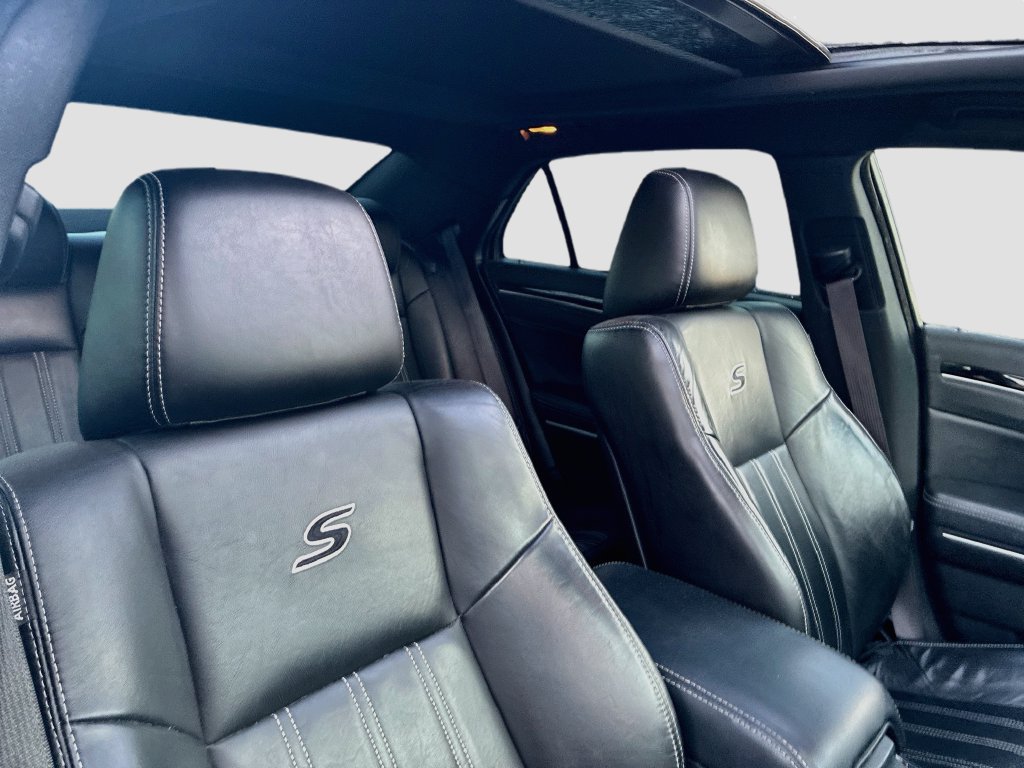 Used 2022 Chrysler 300 S RWD image 29