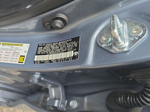 Used 2025 Toyota Corolla LE FWD image 32