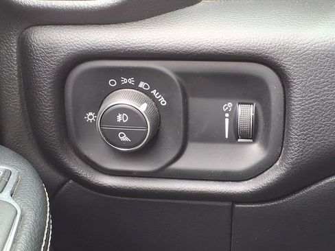 Used 2024 RAM 2500 Big Horn w/ Bed Utility Group image 29